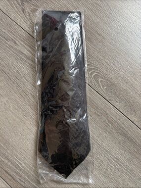 Men’s Solid Black Necktie – Sleek Formal Accent